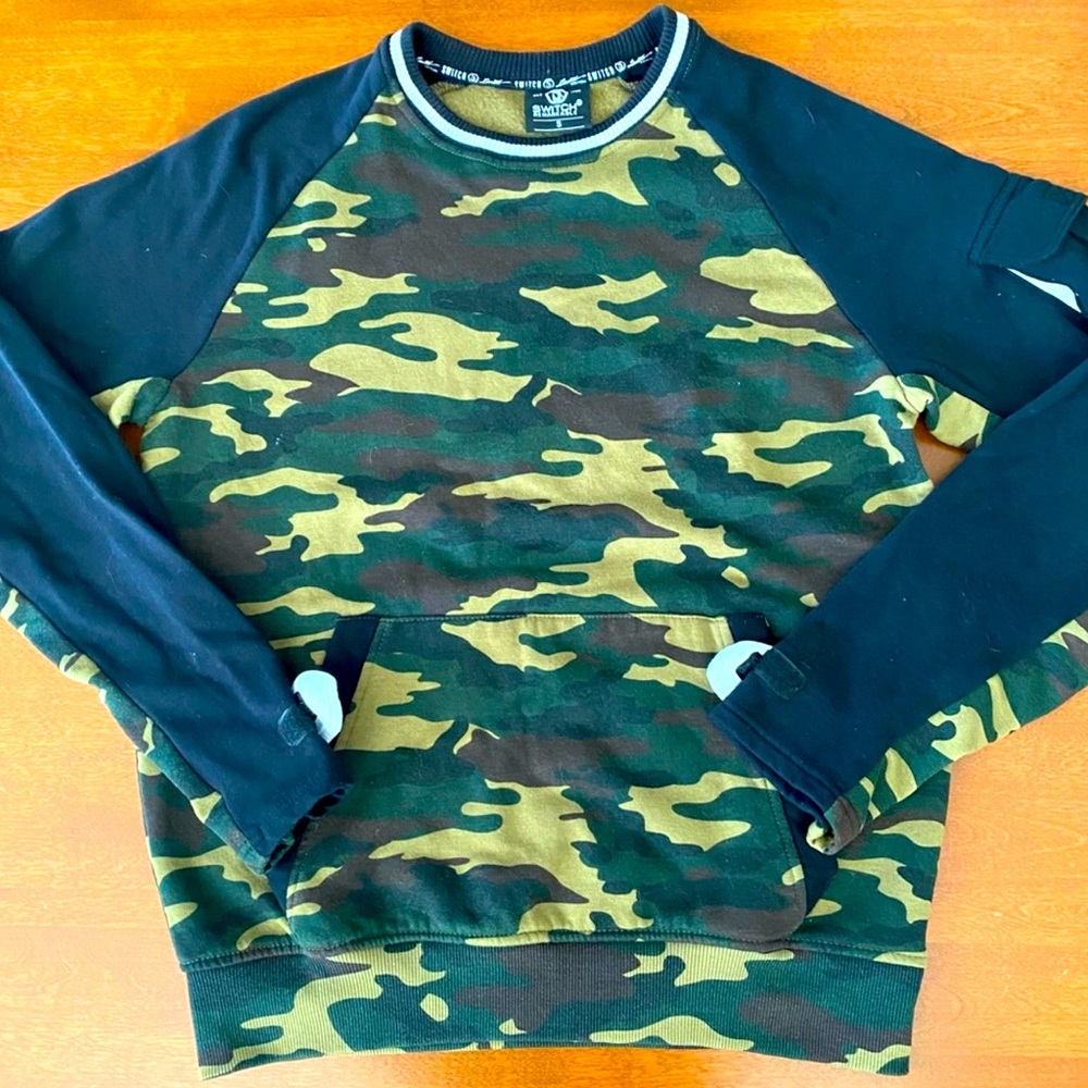 Men’s camouflage sweater